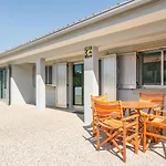 Guest house Guestready - Charming Beachside Retreat
