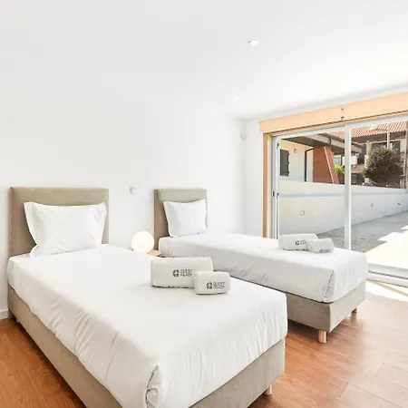 Casa de hóspedes Guestready - Charming Beachside Retreat