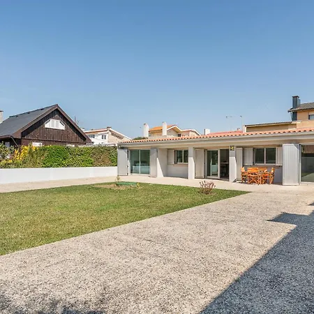 Penzion Guestready - Charming Beachside Retreat